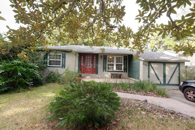 property at 2109 Forest Cir