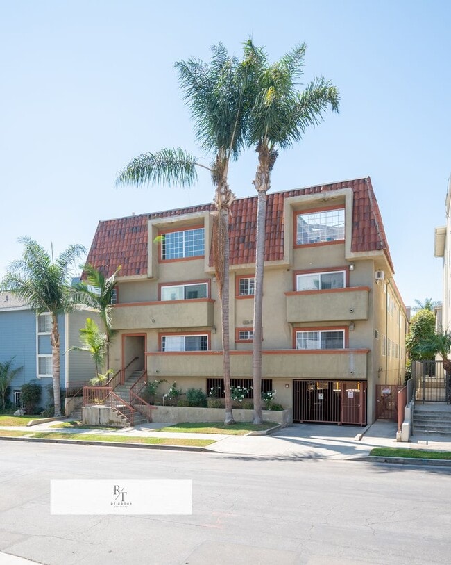 property at 1825 Selby Ave