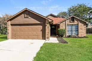 4245 Periwinkle Dr in Fort Worth, TX - Building Photo
