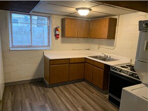 614 N Gilbert St in Iowa City, IA - Building Photo - Building Photo