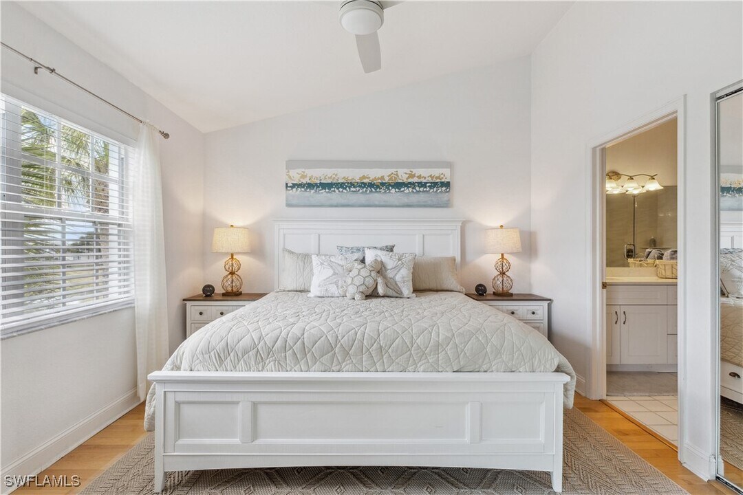 1117 Sweetwater Ln in Naples, FL - Building Photo