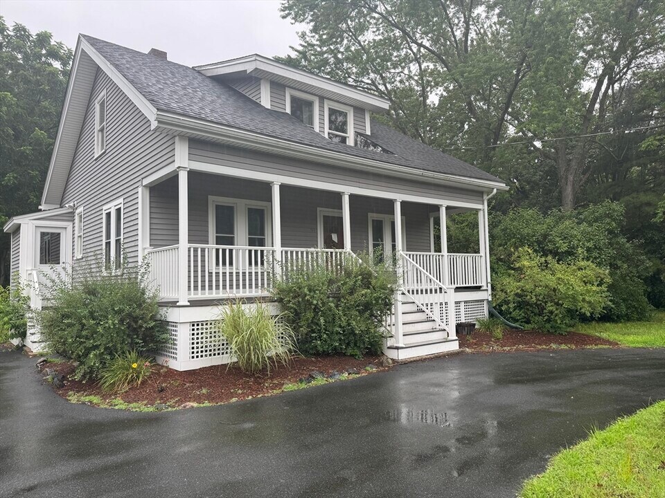 91 West St in Wilmington, MA - Building Photo