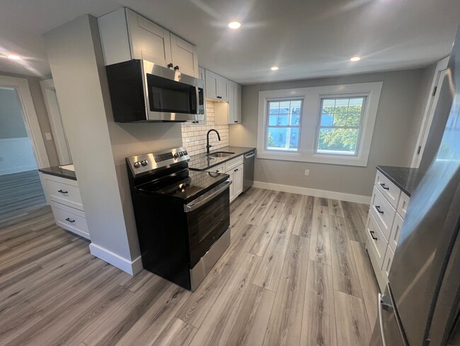192 Warner St, Unit Updated 3-Bedroom