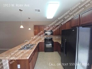 1913 W Roby Ave in Porterville, CA - Building Photo - Building Photo