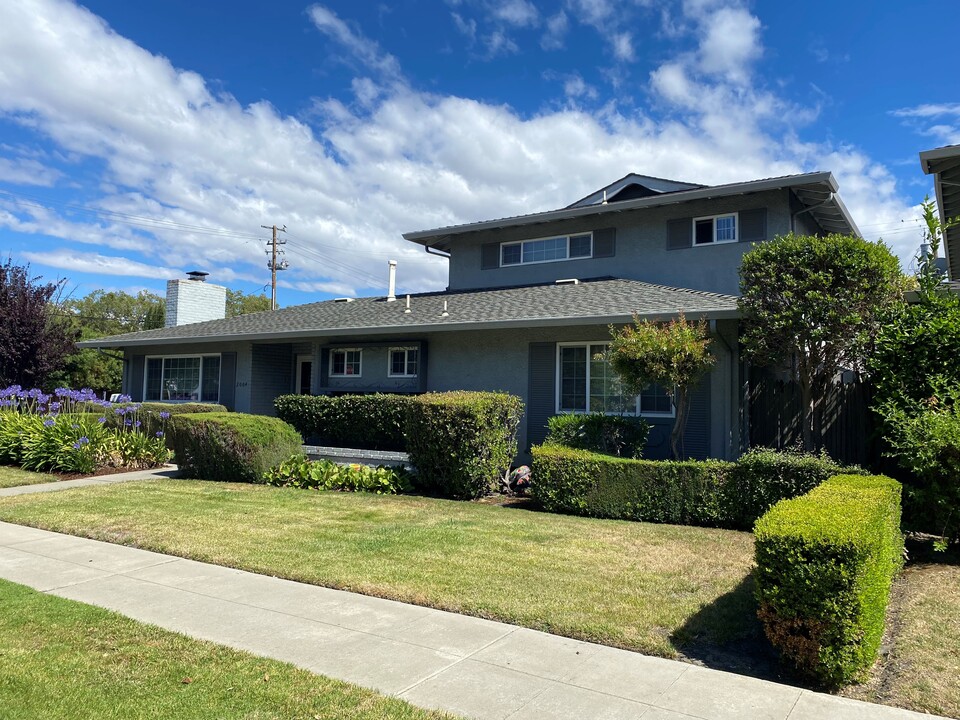 2004 McDaniel Ave in San Jose, CA - Building Photo