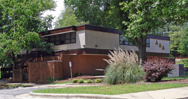 2511 Fraternity Ct in Raleigh, NC - Foto de edificio - Building Photo