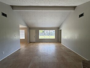 2815 Fir Crest Ct in Stafford, TX - Foto de edificio - Building Photo