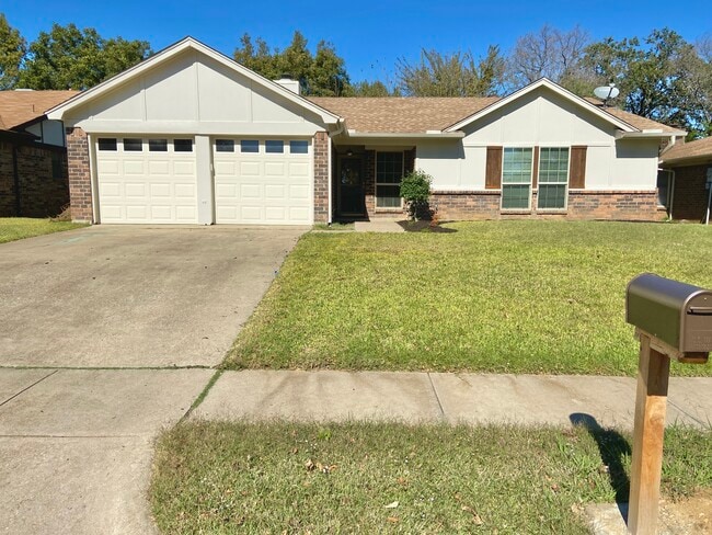 property at 701 Morning Glory Ln