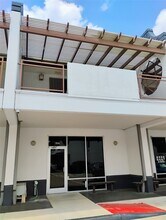 9788 Clarewood Dr in Houston, TX - Building Photo - Building Photo