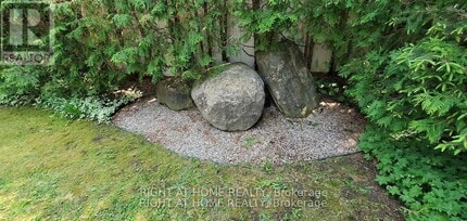 142 Windhurst Dr in Ottawa, ON - Building Photo - Building Photo