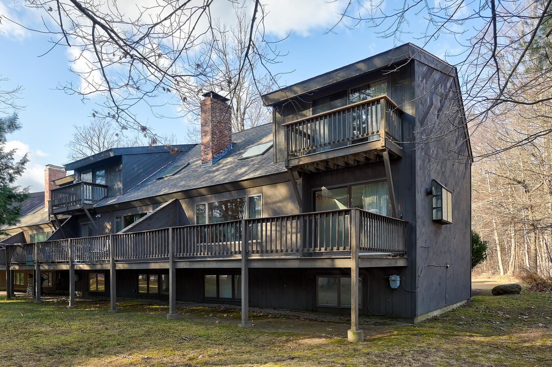 17 Woodland Pines Rd in Bartlett, NH - Building Photo