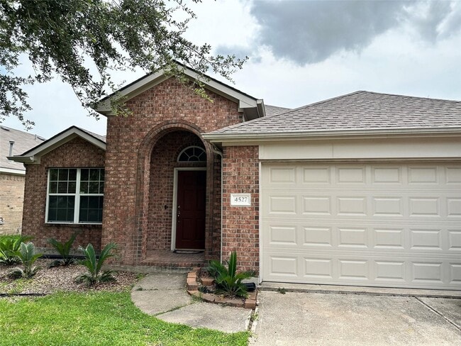 property at 4527 Estate Dr