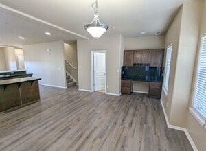 5997 Blue River Dr SE in Salem, OR - Building Photo - Building Photo