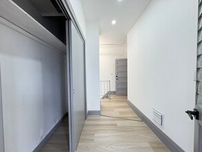74 Warner Ave, Unit 2 in Jersey City, NJ - Building Photo - Building Photo