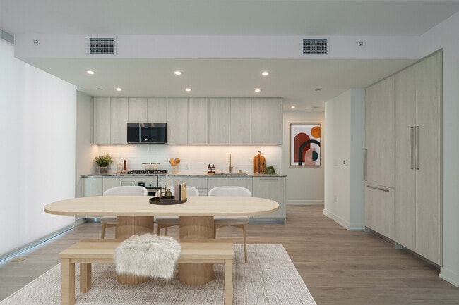 Onni East Village in Long Beach, CA - Foto de edificio - Building Photo