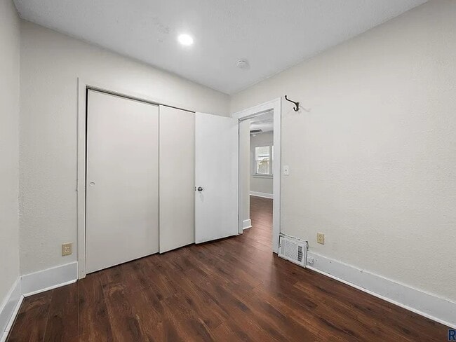 814 N Prairie Ave in Sioux Falls, SD - Building Photo - Building Photo