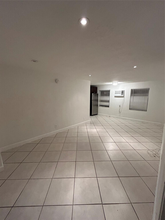 408 NE 7th Ave in Fort Lauderdale, FL - Building Photo - Building Photo