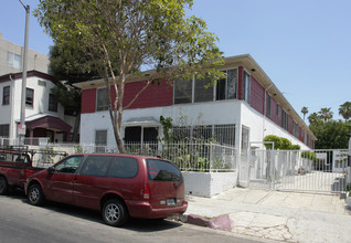 1608 N Serrano Ave in Los Angeles, CA - Building Photo - Building Photo