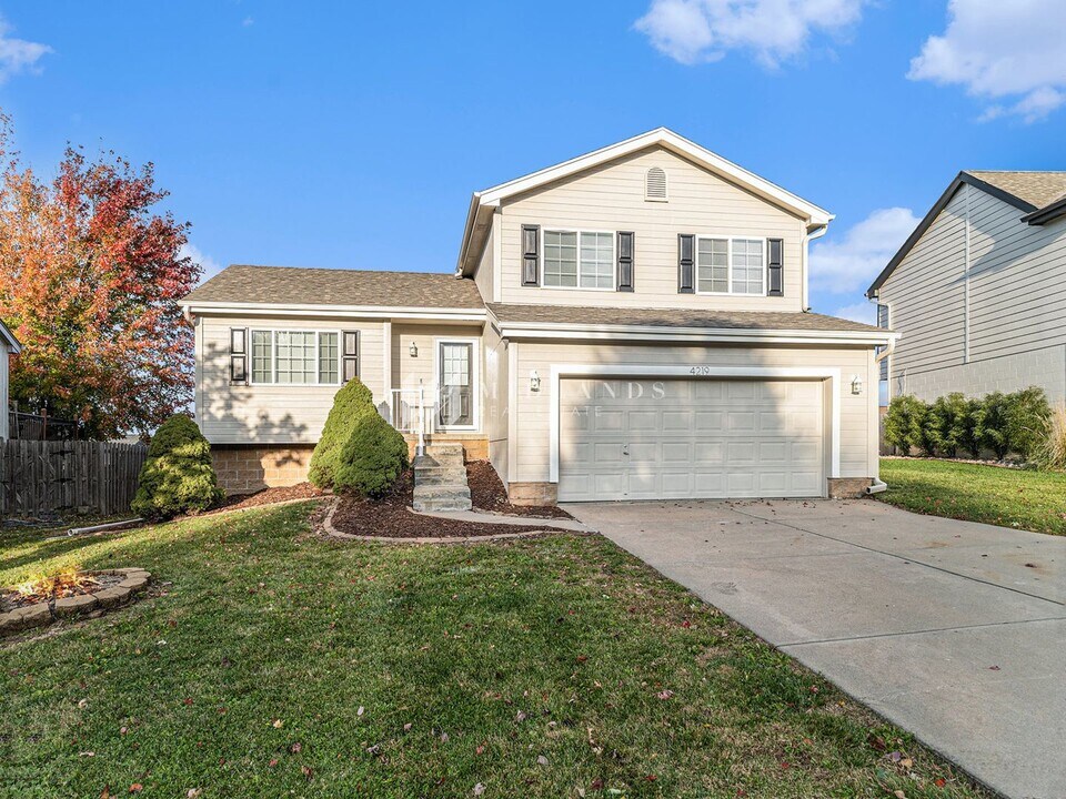 4219 N 171st Ave in Omaha, NE - Building Photo