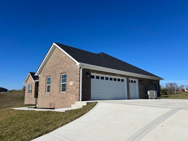 308 Wolverine Way in Richmond, KY - Building Photo - Building Photo