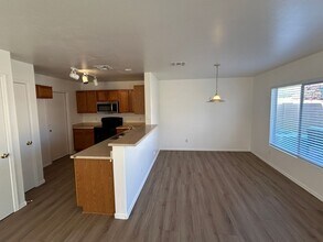 12006 W Aster Dr in El Mirage, AZ - Building Photo - Building Photo