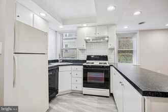 268 S 46th St in Philadelphia, PA - Foto de edificio - Building Photo