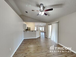 12003 Norvell Rd in Spring Hill, FL - Building Photo - Building Photo