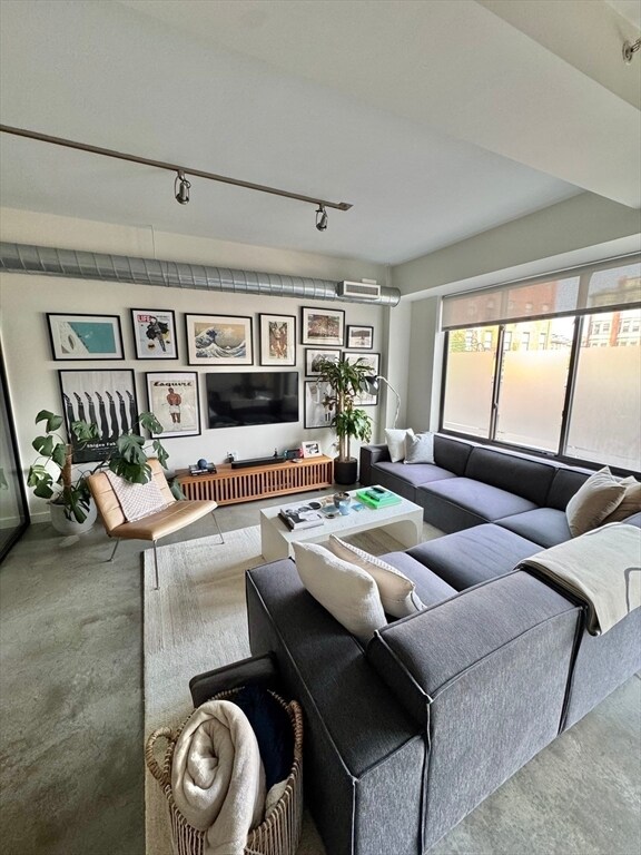 263 Northampton St, Unit 203 in Boston, MA - Building Photo - Building Photo