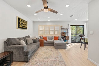 18122 Sundowner Way, Unit 1101 in Santa Clarita, CA - Building Photo - Building Photo