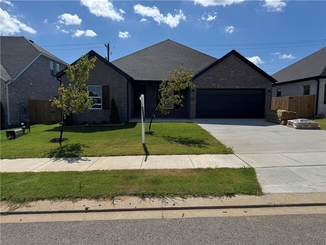 6604 SW Spindle St in Bentonville, AR - Foto de edificio - Building Photo