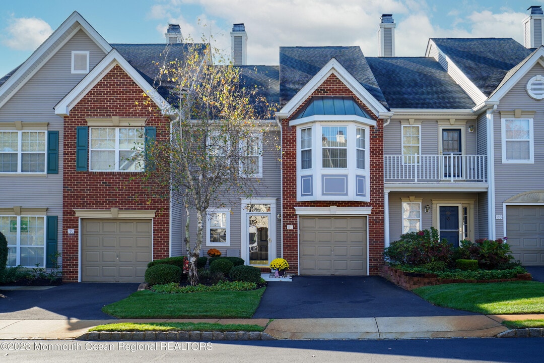 192 Tarpon Dr in Sea Girt, NJ - Building Photo