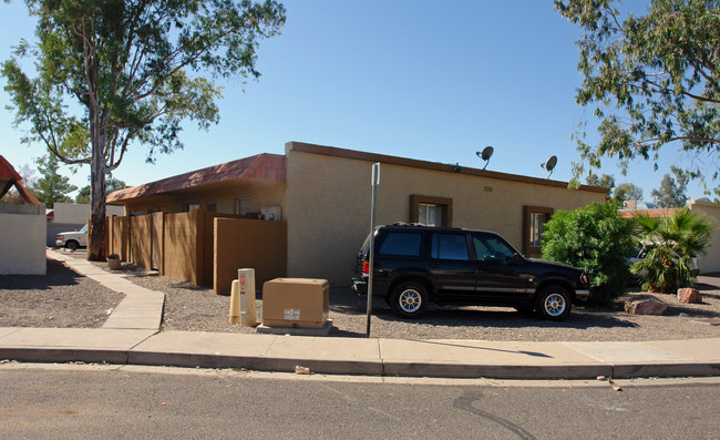 2733 E Marconi Ave in Phoenix, AZ - Building Photo - Building Photo