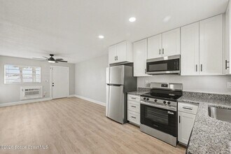 2700 S Highway A1a Hwy in Melbourne Beach, FL - Foto de edificio - Building Photo