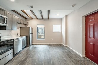 235 E Market St in West Chester, PA - Foto de edificio - Building Photo