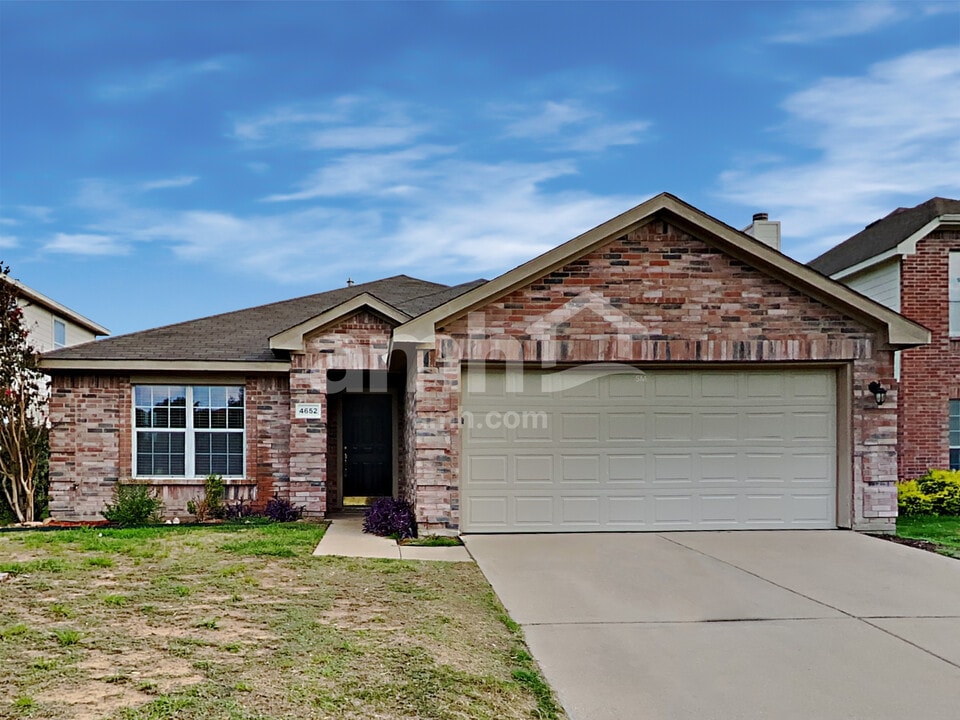 4652 Cool Ridge Ct in Fort Worth, TX - Building Photo
