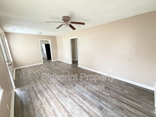 property at 1600 Holbrook Ave
