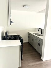 794 N Shattuck Pl, Unit 794 in Orange, CA - Building Photo - Building Photo