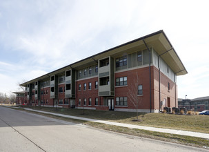 Point on Fall Creek I in Indianapolis, IN - Building Photo - Building Photo