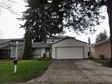 property at 819 NE 132nd Ave