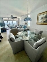 9415 Gulf Shore Dr, Unit 302 in Naples, FL - Building Photo - Building Photo