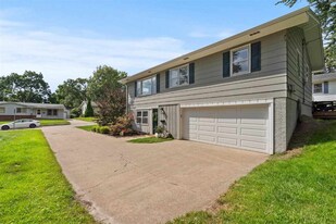 1100 Dover St in Iowa City, IA - Building Photo