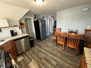 211 Elm St, Unit 3 in Everett, MA - Building Photo - Building Photo
