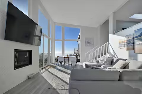30001 Zenith Point Rd in Malibu, CA - Building Photo - Building Photo