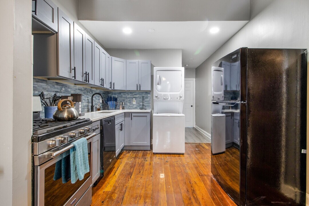 1200 W Lombard St in Baltimore, MD - Building Photo