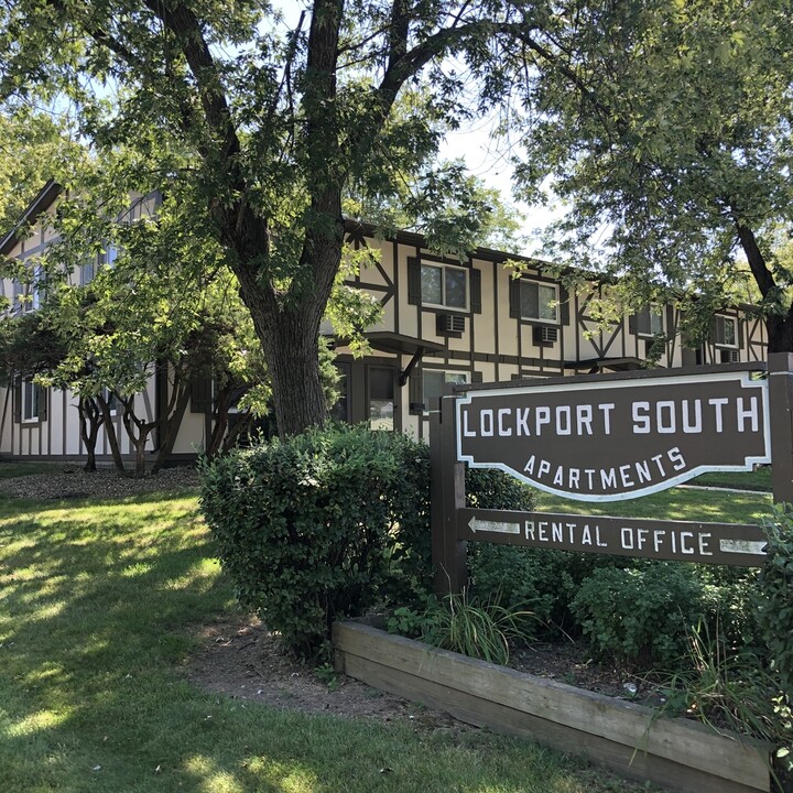 Lockport South Apartments in Lockport, IL - Building Photo