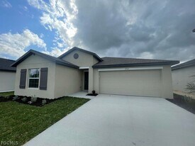 17121 Parma Ct in North Fort Myers, FL - Building Photo