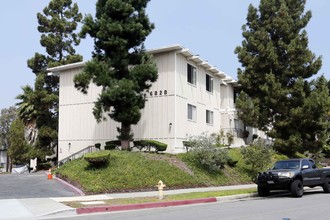 PV Victoria Apartments in Rancho Palos Verdes, CA - Foto de edificio - Building Photo