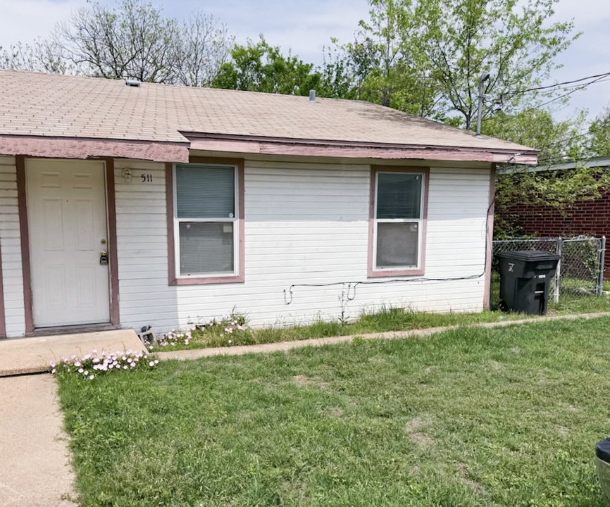 511 W Hallmark Ave in Killeen, TX - Foto de edificio