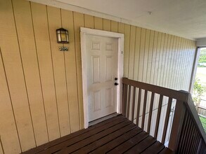 2101 Forest Knoll Dr NE, Unit 1-206 in Palm Bay, FL - Building Photo - Building Photo