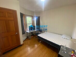 10 Evergreen Ave in Somerville, MA - Foto de edificio - Building Photo